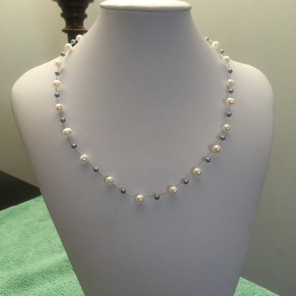 Tahitian Cream & Silver Double Loop Strand 17.5” - Picture 6 of 13